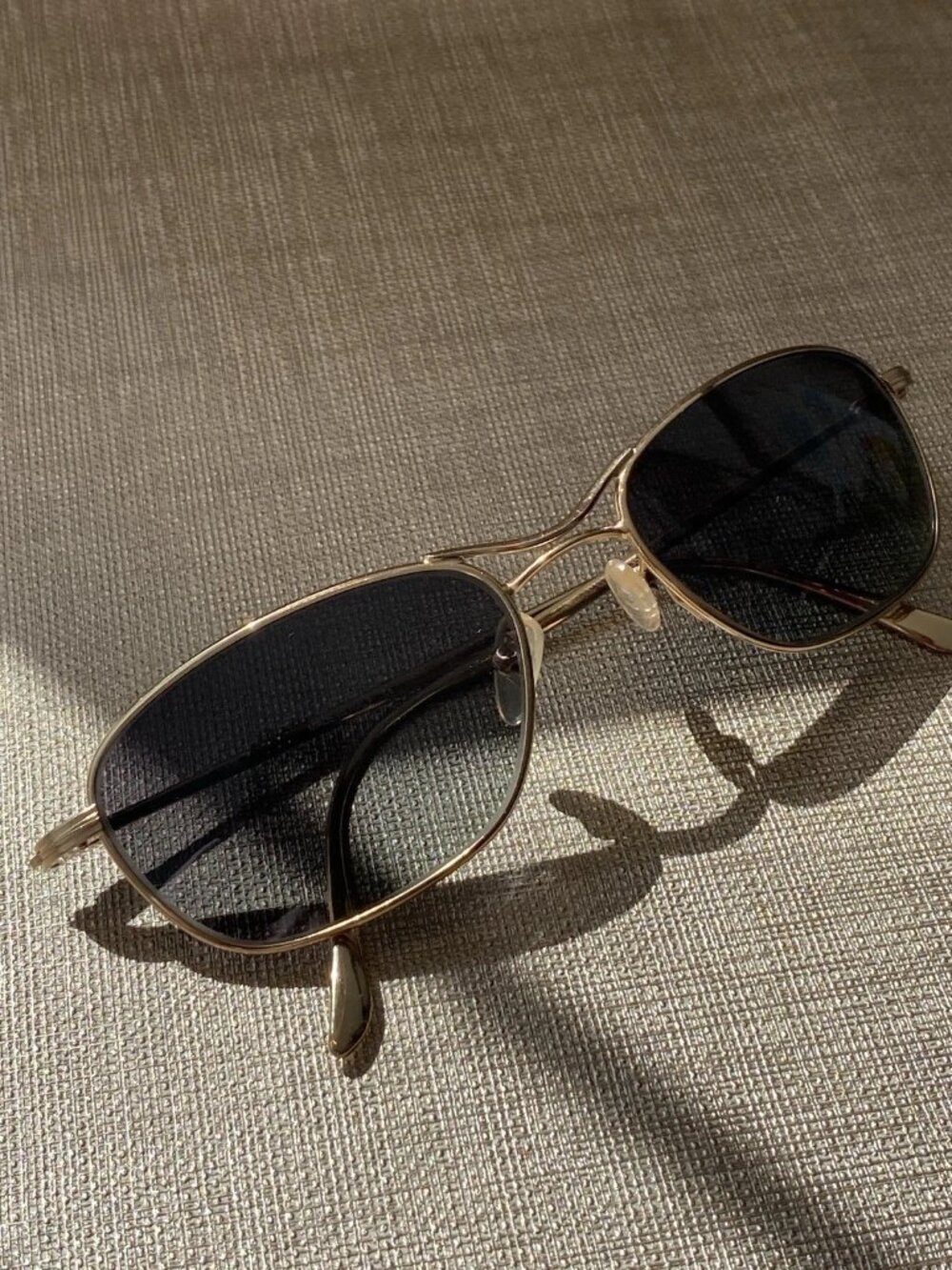 Vintage Gucci GG 1618/S Gold Tone Oval Sunglasses Italy 53-18 135